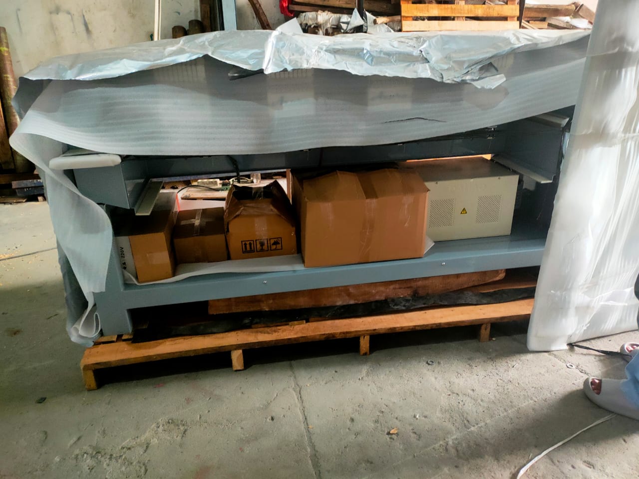 Pengiriman 1 unit mesin bordir Azura 4 Kepala. Tujuan luar Pulau Jawa.